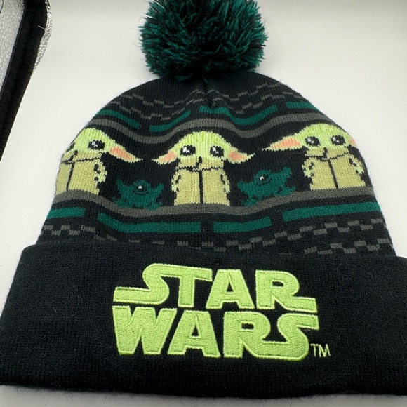 Star Wars Black Knit Beanie featuring baby yoda - Picture 1 of 5